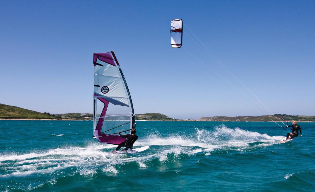 windsurfers and kite surfing at the sailing centre