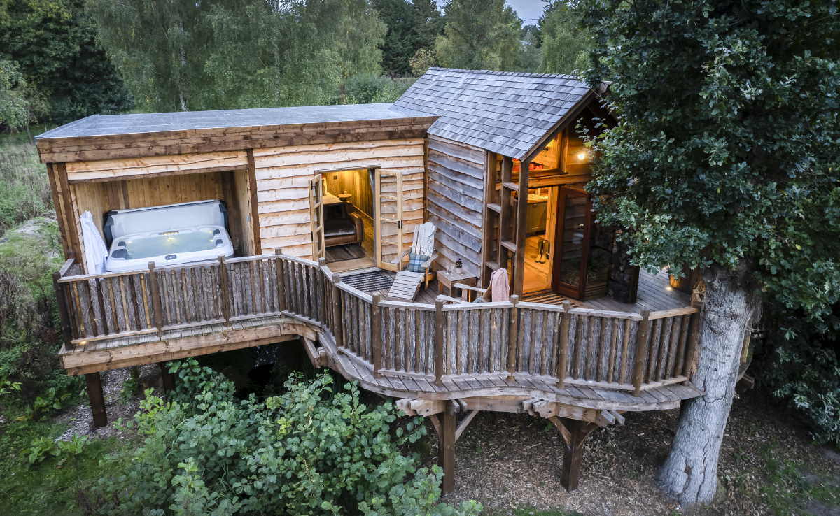 picture of an outdoor cabin in Bainlands