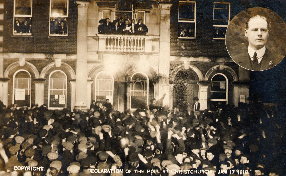 Crowds gathered outside the Town Hall during the declaration of the poll, 1910.