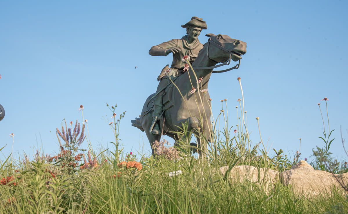 pony express rider statue