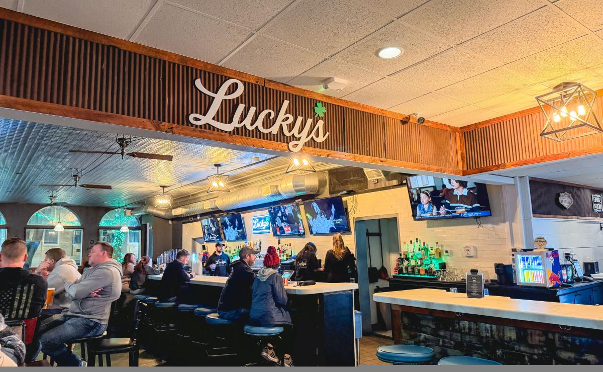 Lucky's Bar and Grill