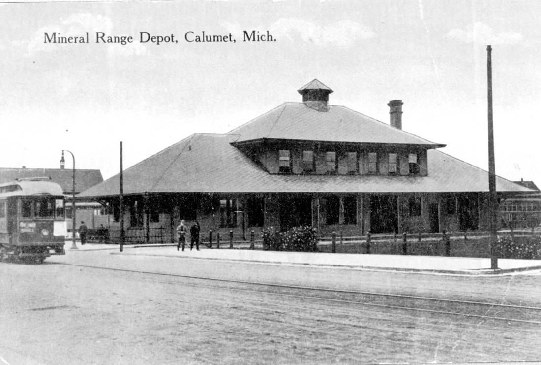 1915 circa Postcard view of the Calumet Depot