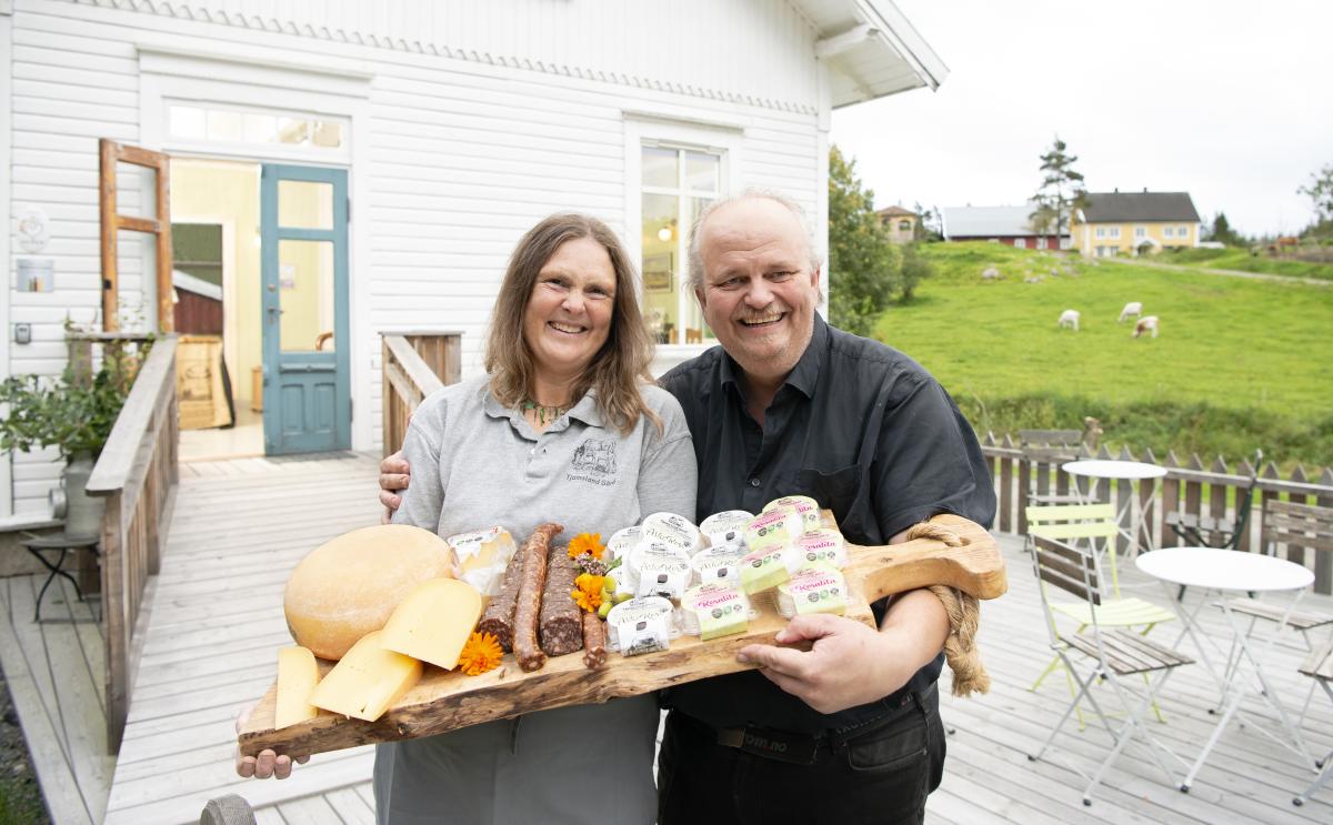 to mennesker med ost