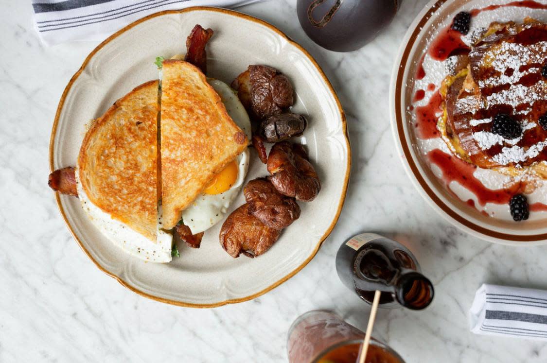 Uncle Wolfie's Breakfast Tavern Brunch