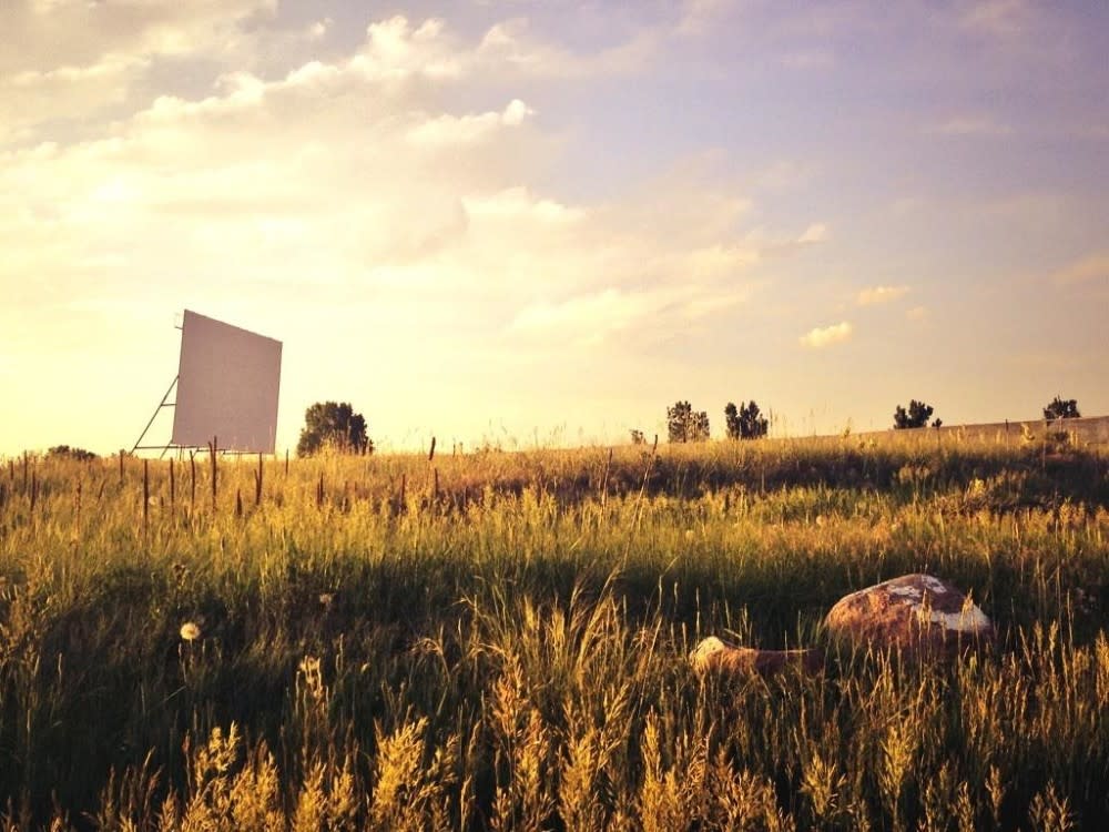 Holiday-Twin-Drive-In-Credit-Jessica-Quinn-Copy-Copy-e1449533544164