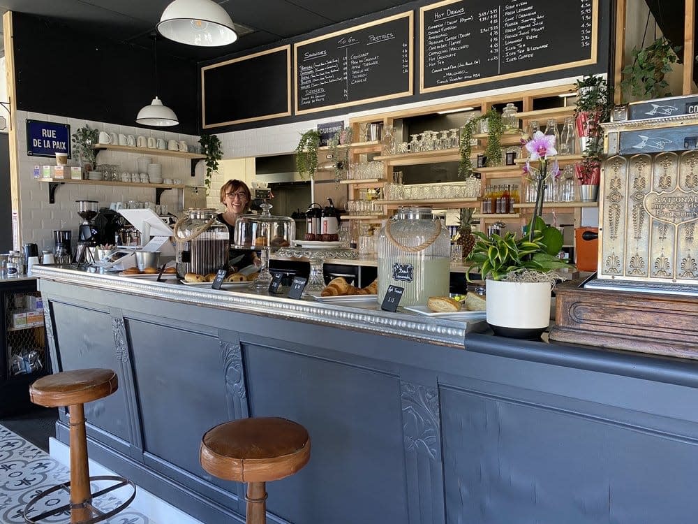 Cafe Mon Amour