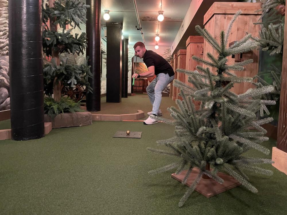 Underground Mini Golf 3