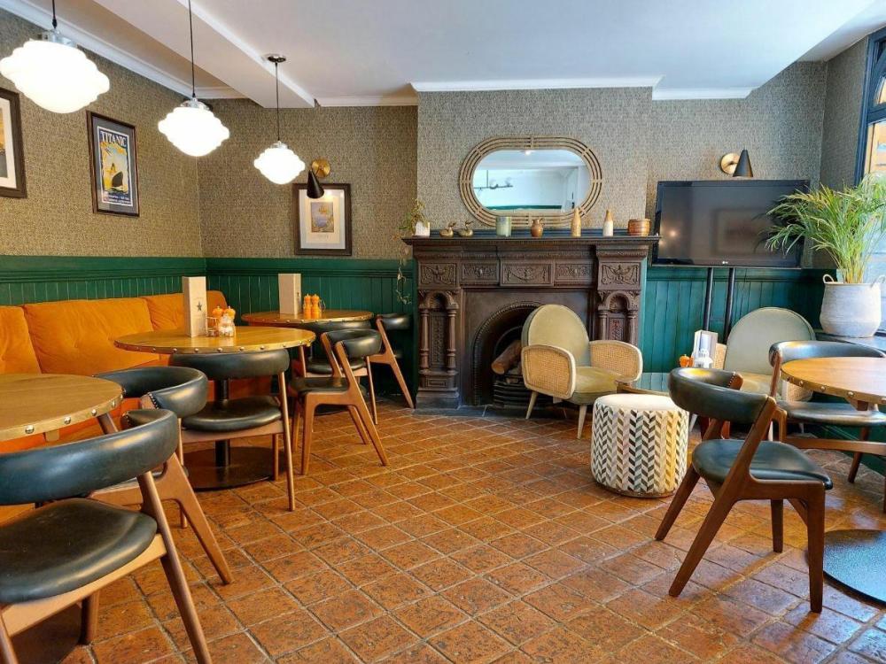 The-White-Star-Tavern