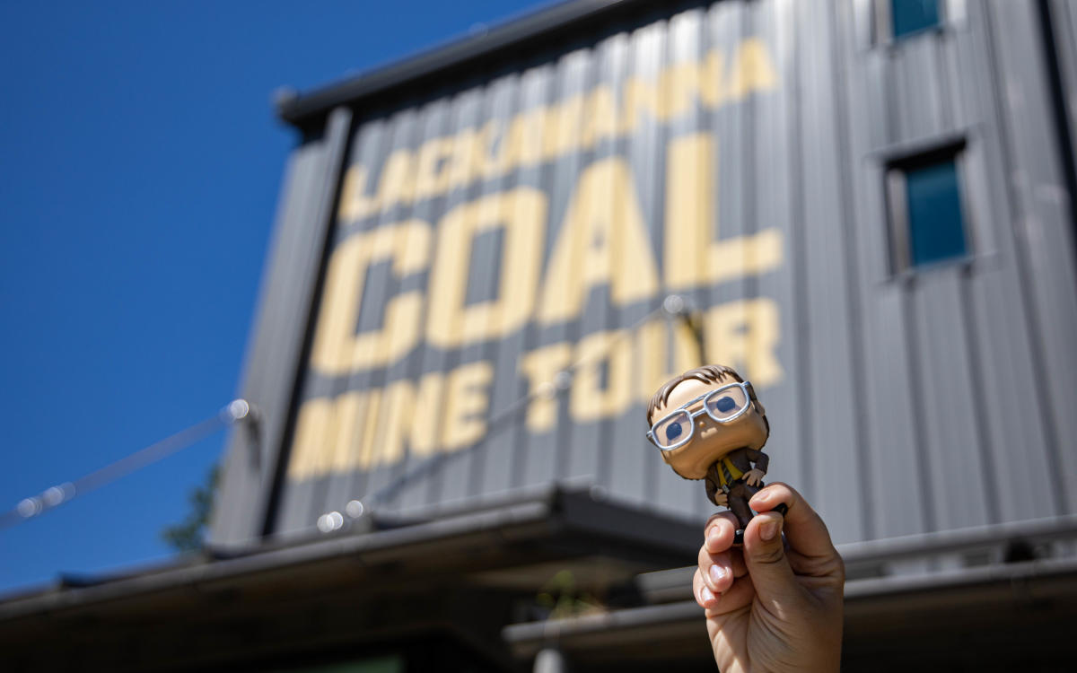 The Office Funko Coal Mine Tour Soto 01