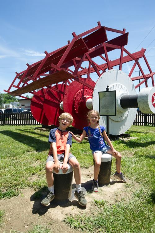 Kids at the Howard Steam Boat Museum