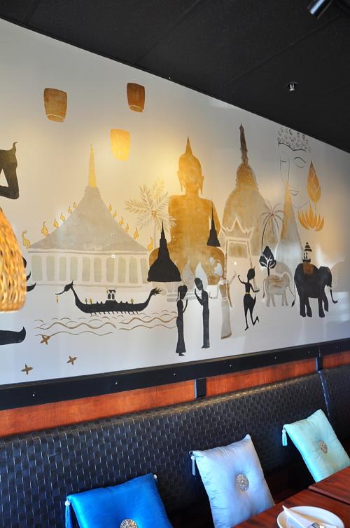 Wall mural with stupas, elephants and Buddha