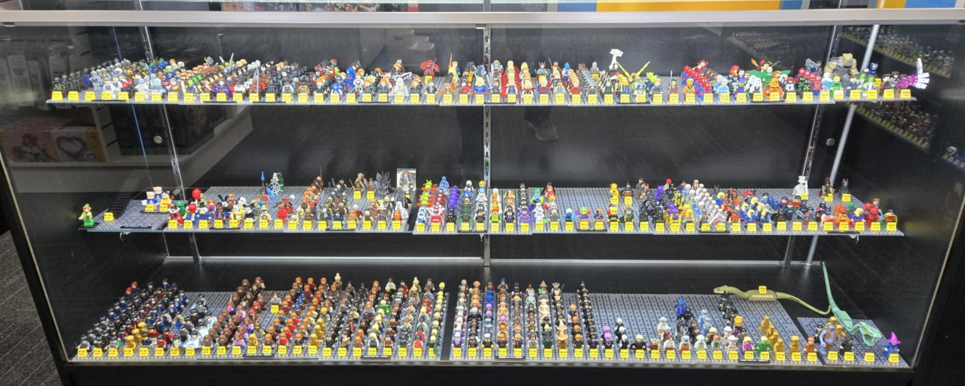 Bricks & Minifigs 1