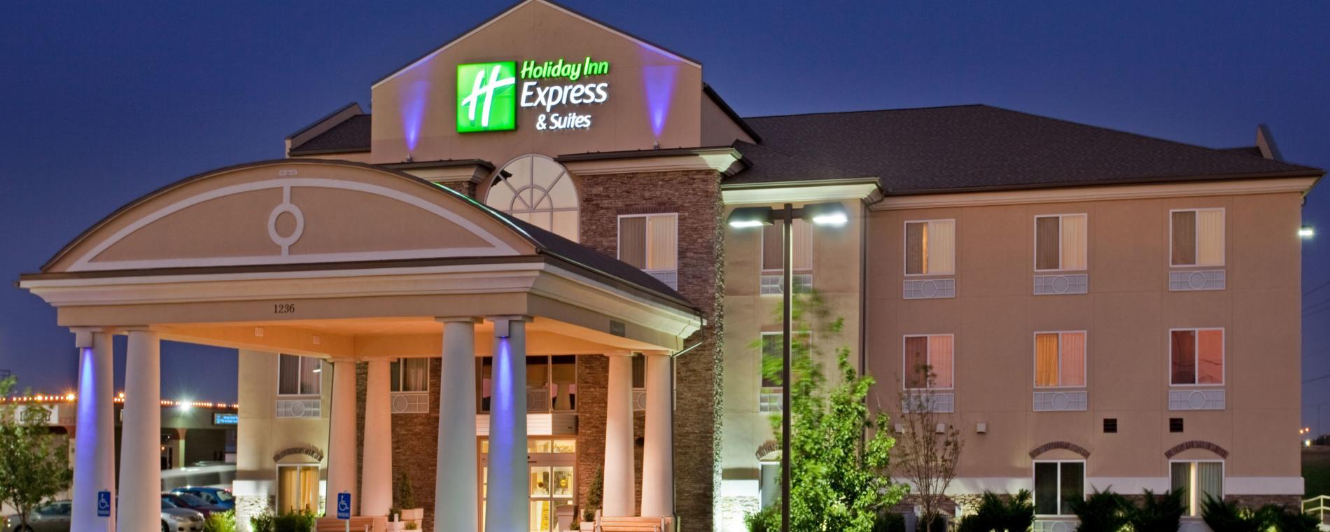 Holiday Inn Exp A/P Exterior Visit Wichita