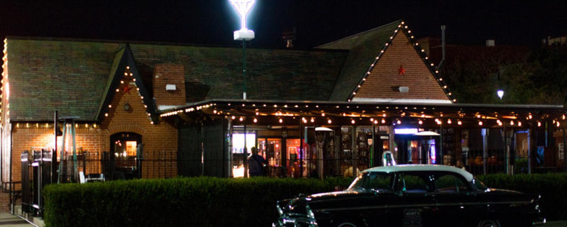 Mort's Exterior Night