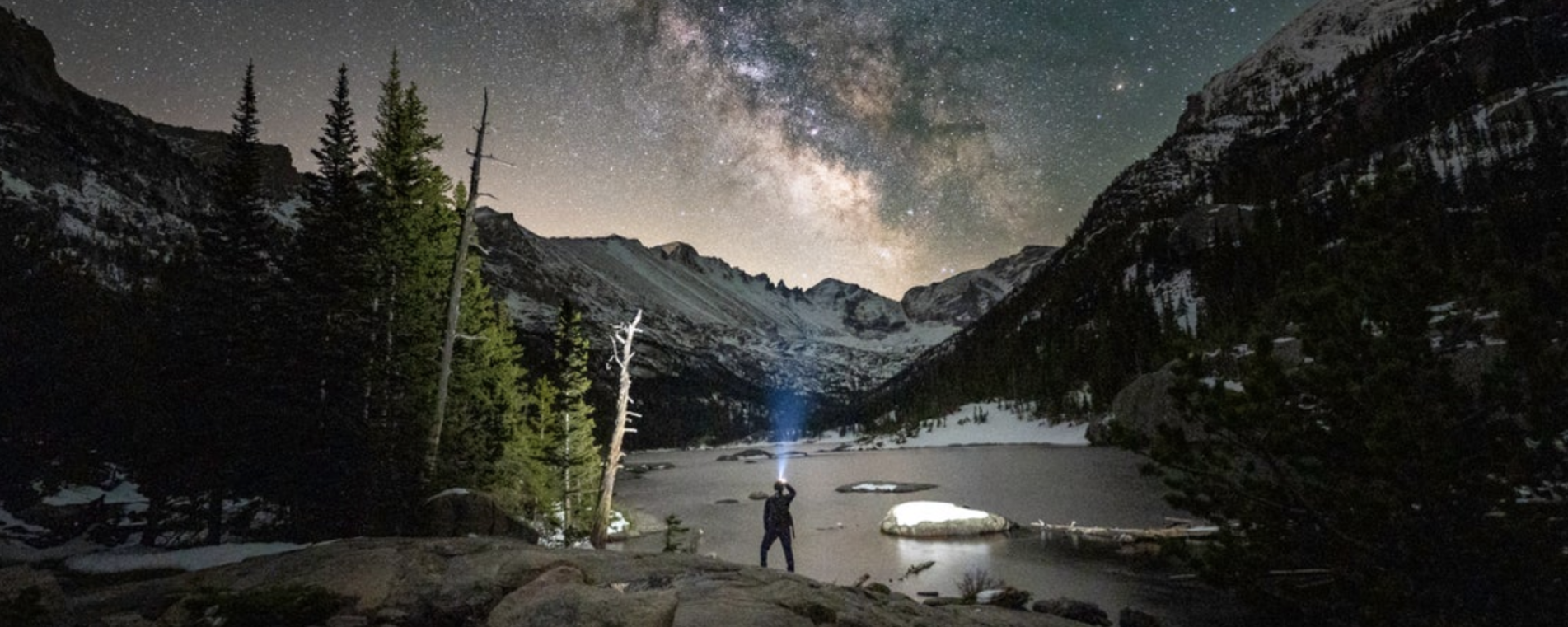 stars and milkyway seen from rocky mountain national park