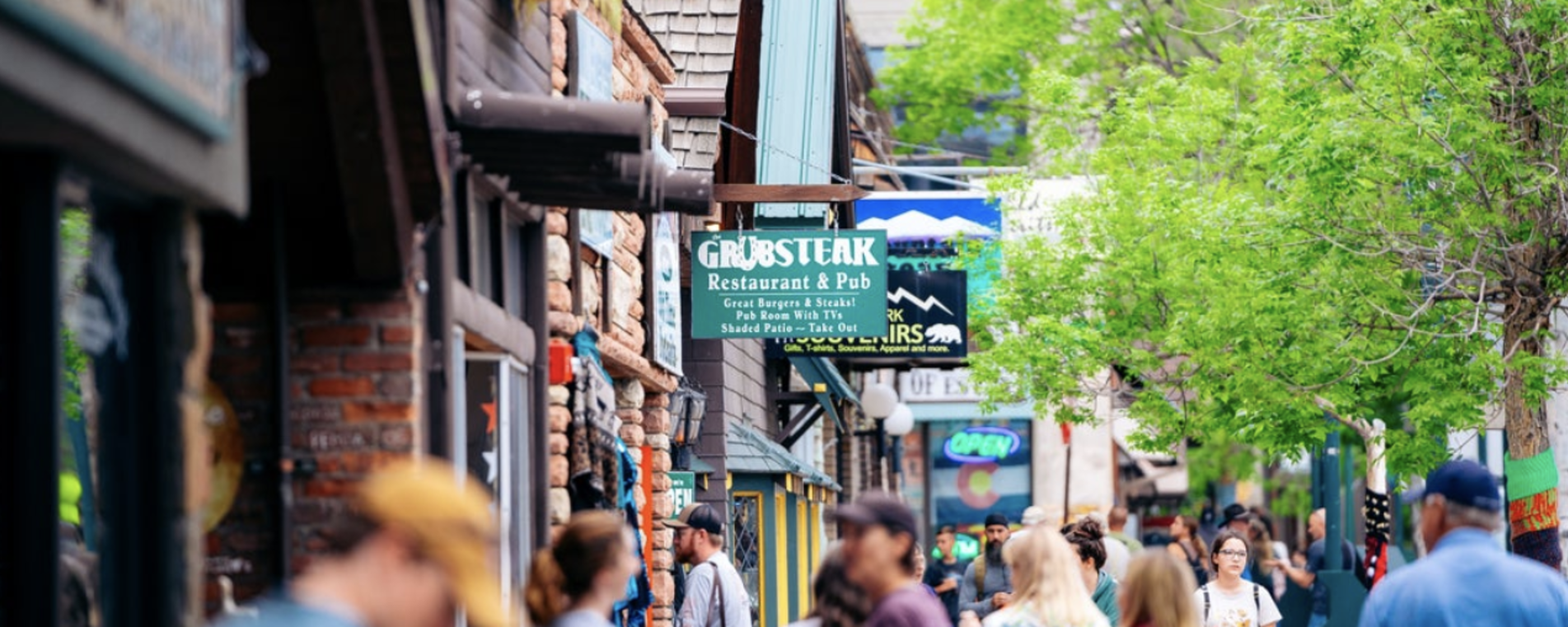 people walking along elkhorn avenue, Estes Park's main street