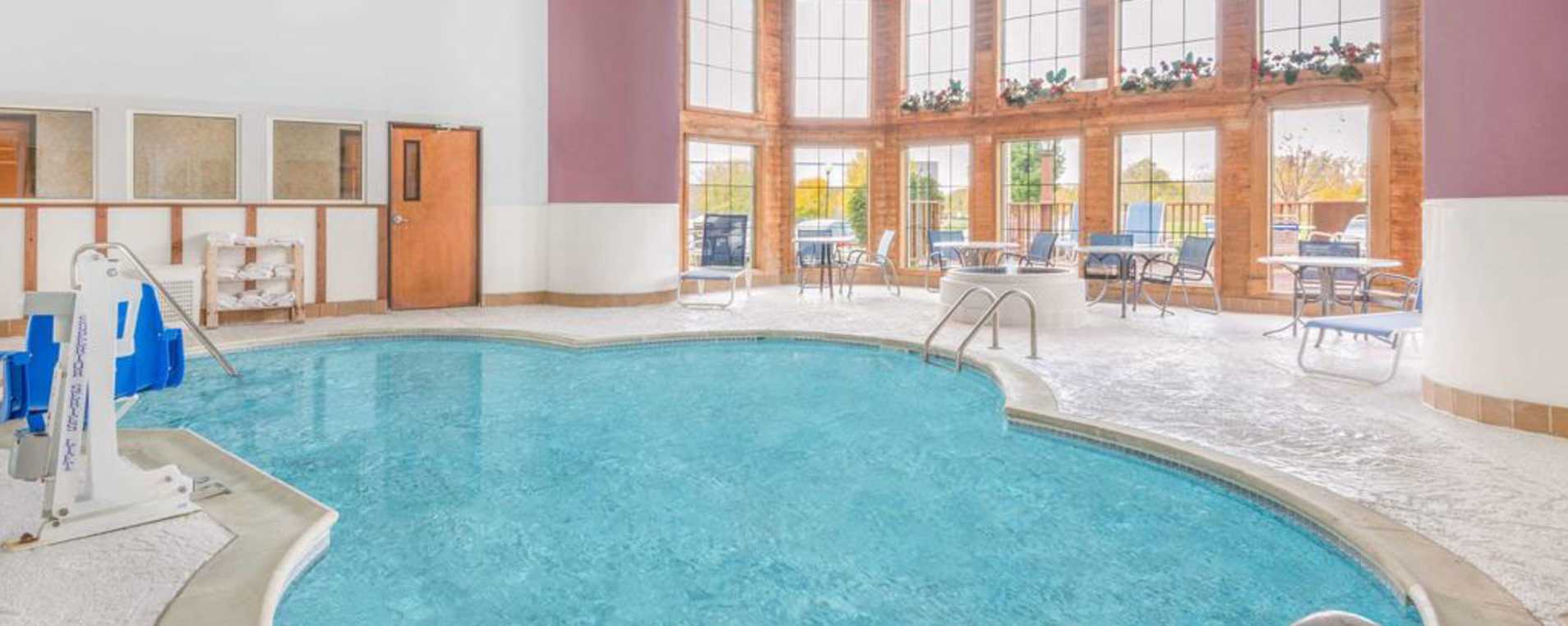 Hotels With Indoor Pools Near Indianapolis