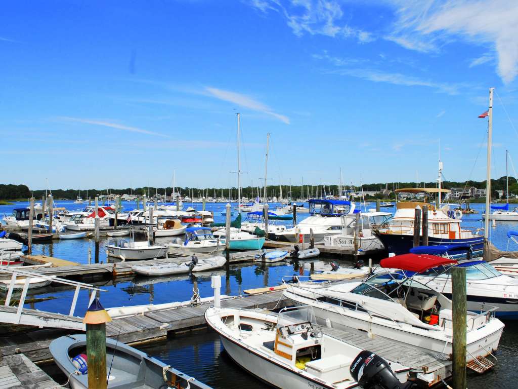 Bullock_Cove_Marina_3.JPG
