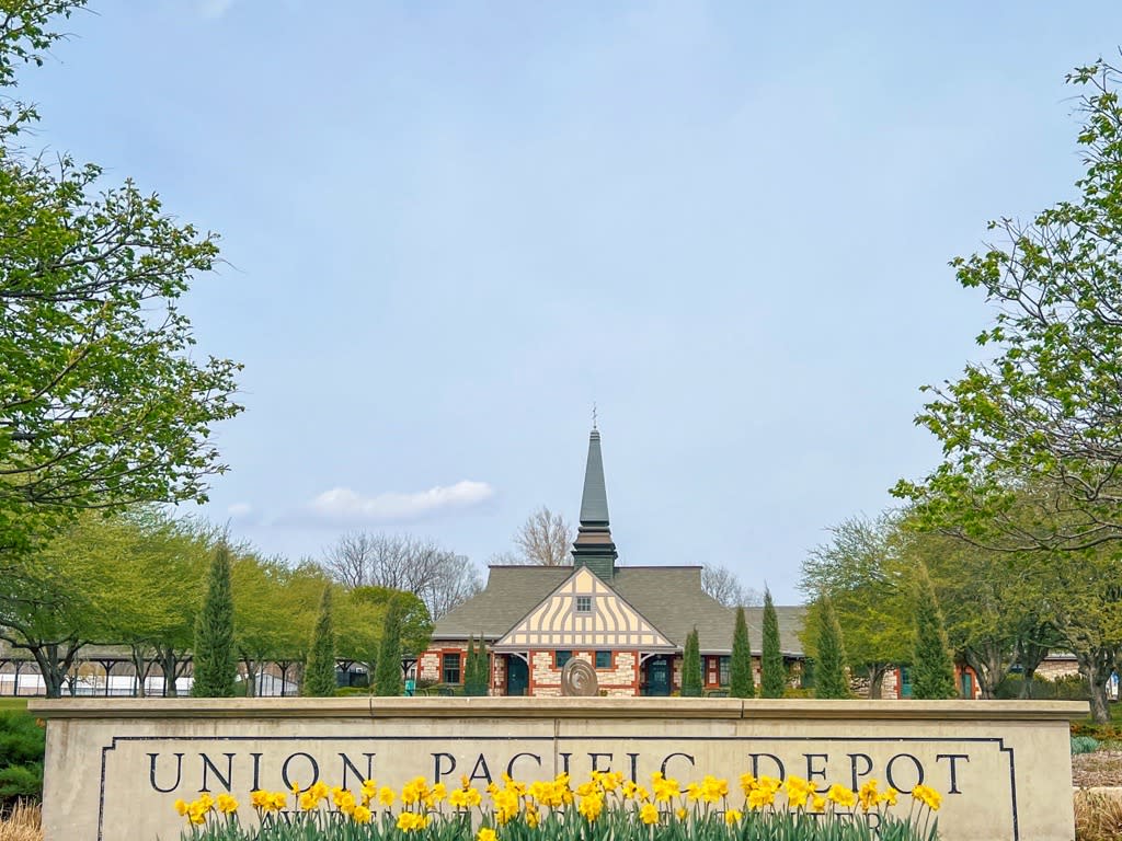 Union Pacific Depot Spring Daffodils