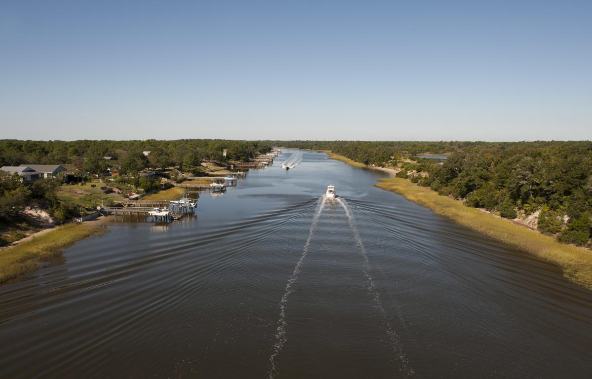 Boating in the Intracoastal Waterway in Oak Island