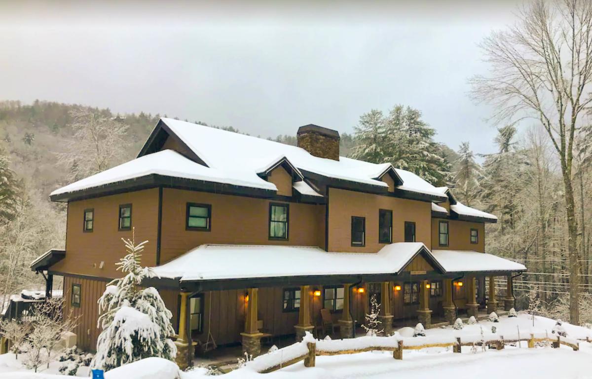 Massive 26 person lodge