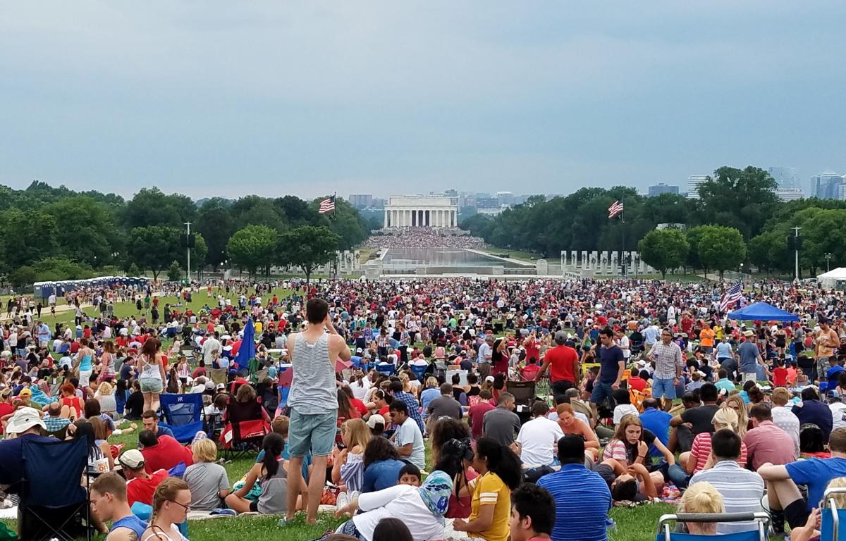 National Mall crowd in front of lincoln memorial