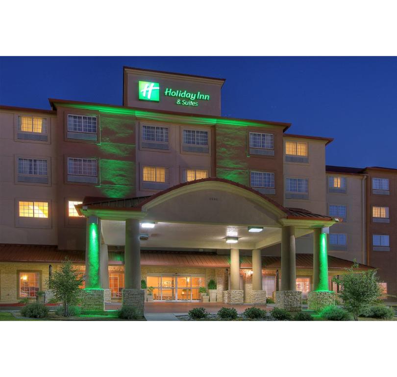 Holiday Inn Airport Entrance