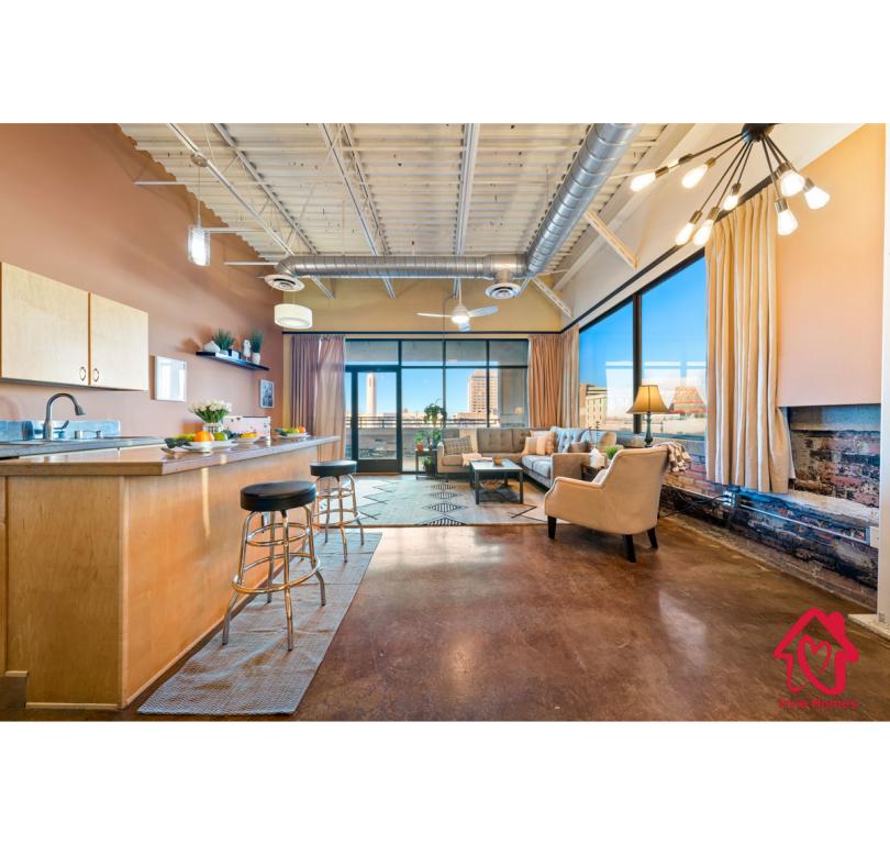 Route 66 Penthouse - An Irvie Home