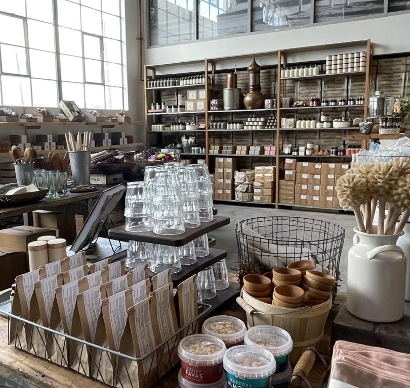 Town & Ranch Retail