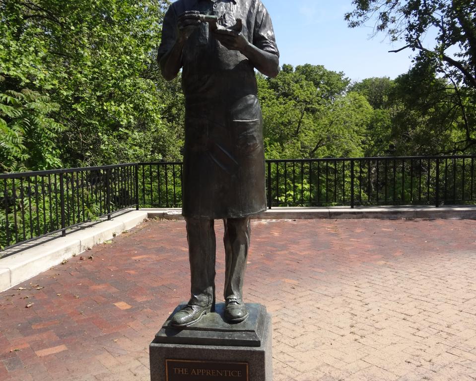 Apprentice Statue