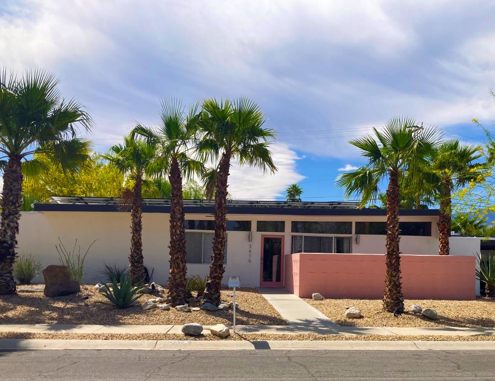 Exterior of house at 3475 Avenida Fey Norte, Palm Springs