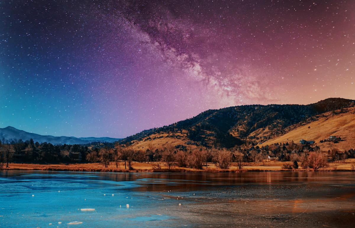 Pink and blue hues and starts in the sky at Wonderland Lake Park