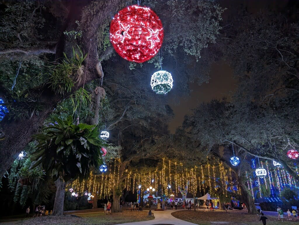 Flamingo Garden's Garden of Lights