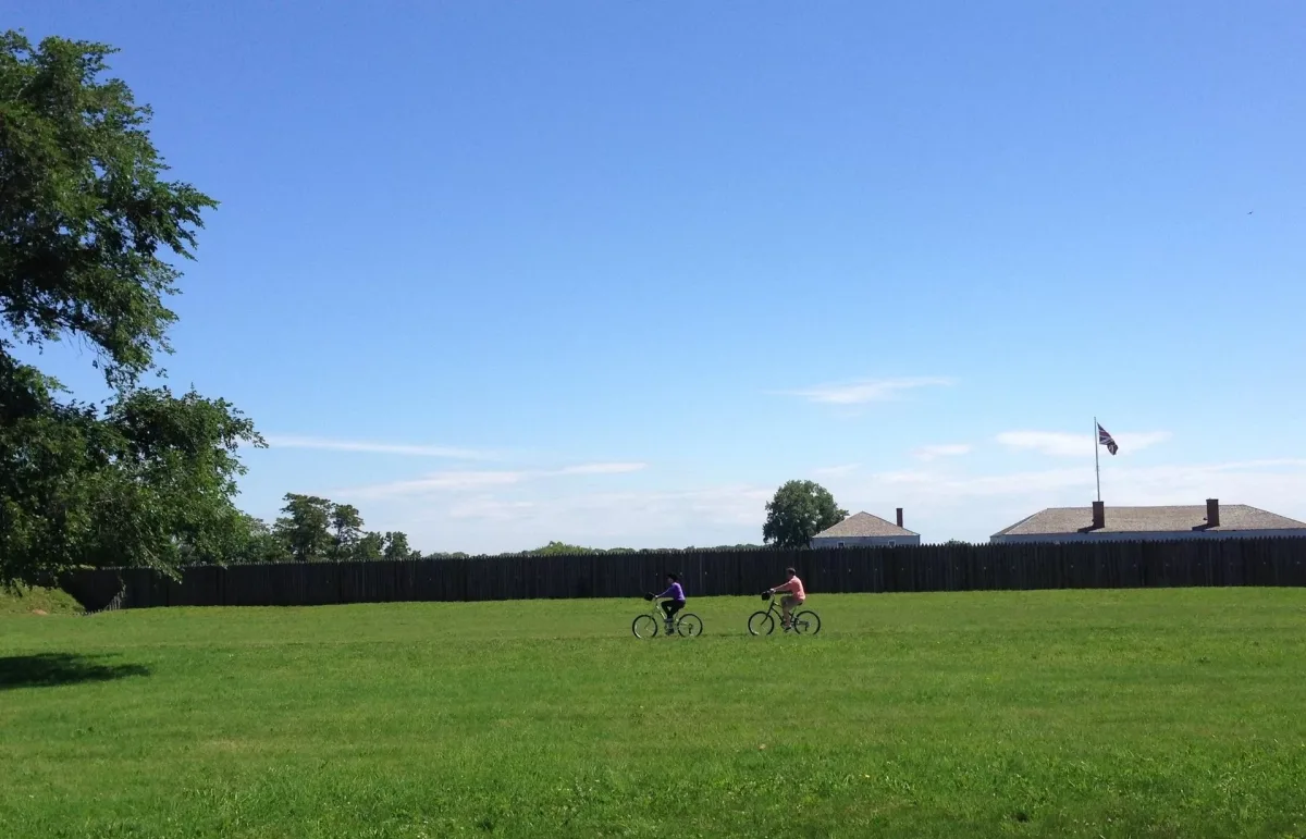 Cycling couple