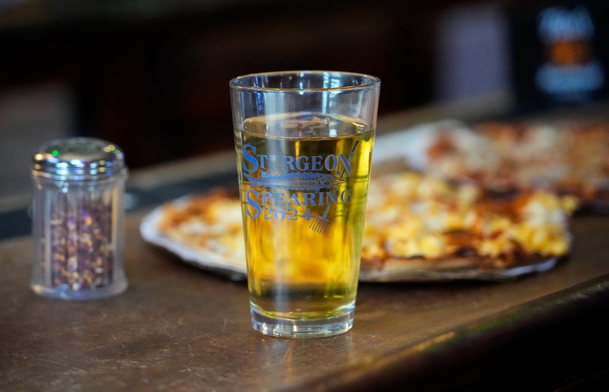 jerry's neighborhood bar in oshkosh, wisconsin