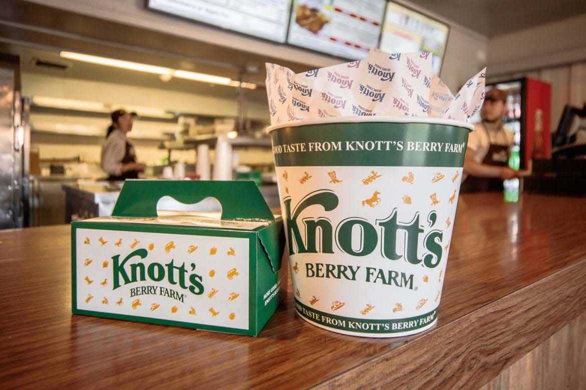 Knott's Chicken to go