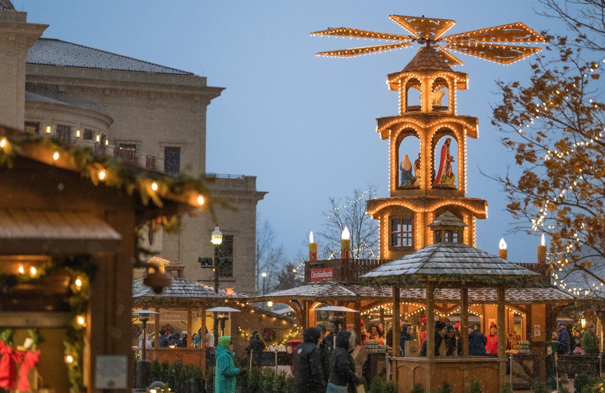 Carmel Christkindlmarkt gluhwein pyramid