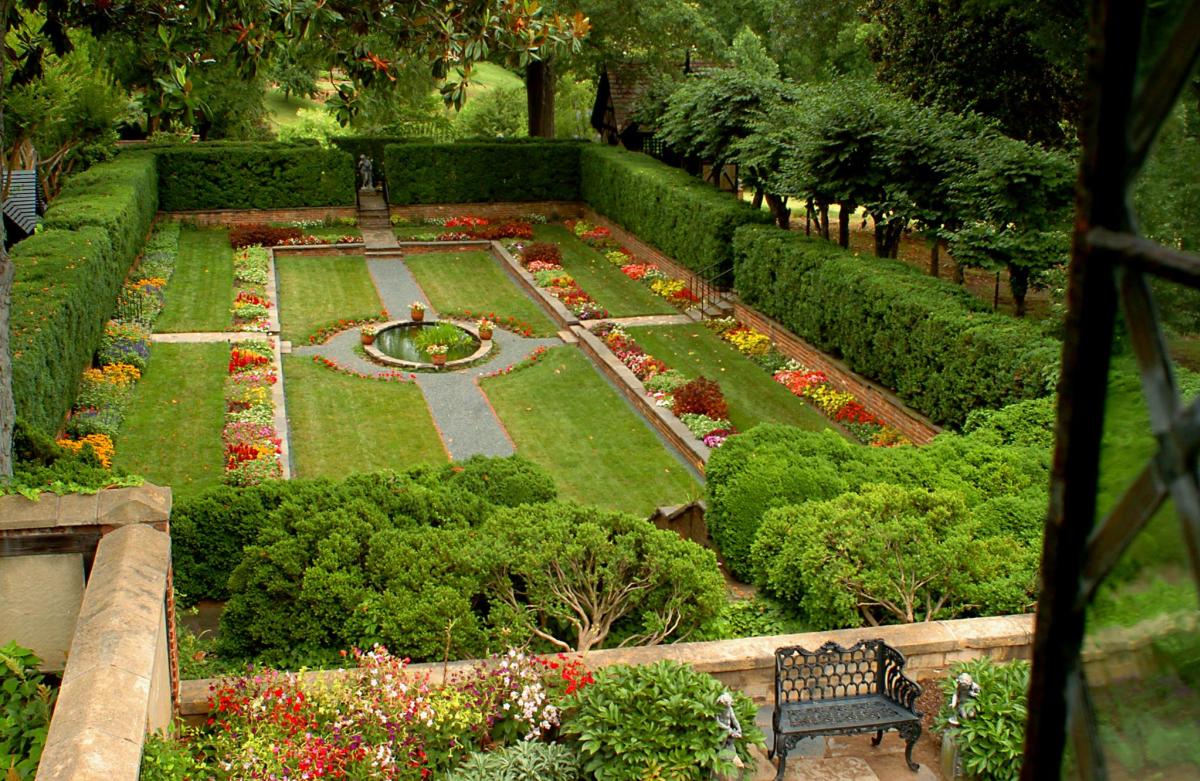 Agecroft Hall Gardens