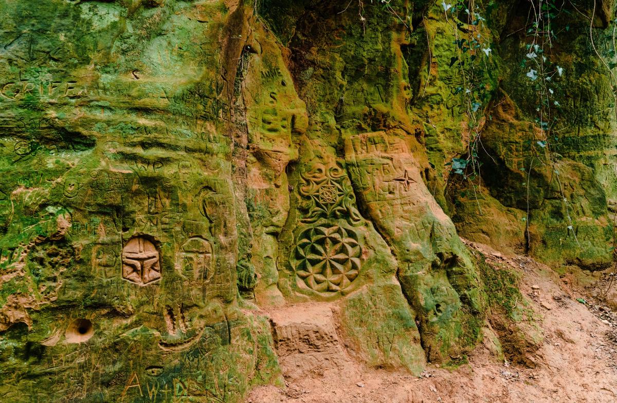 Carvings, The Holloways