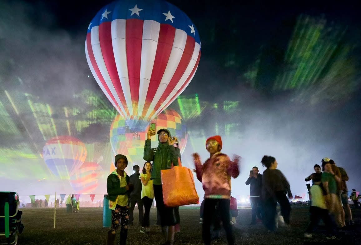 Balloon Glow & Laser Show