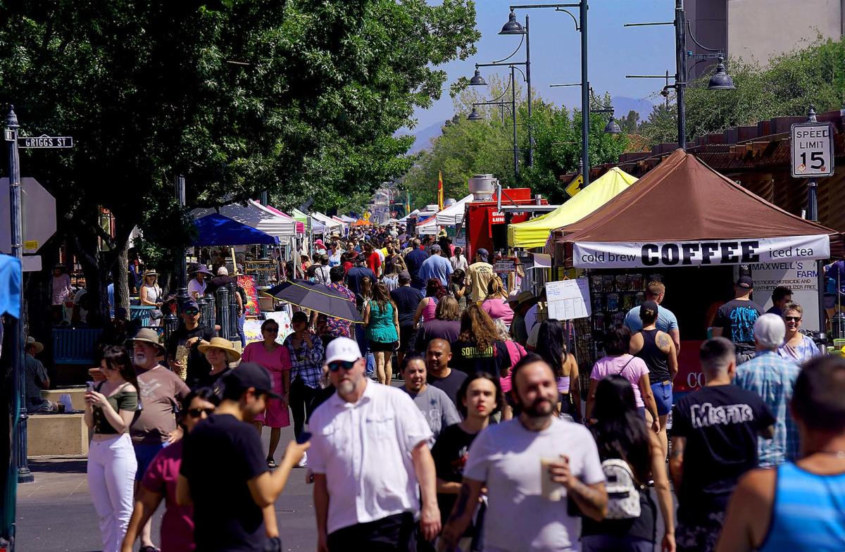 Farmers Market crowd