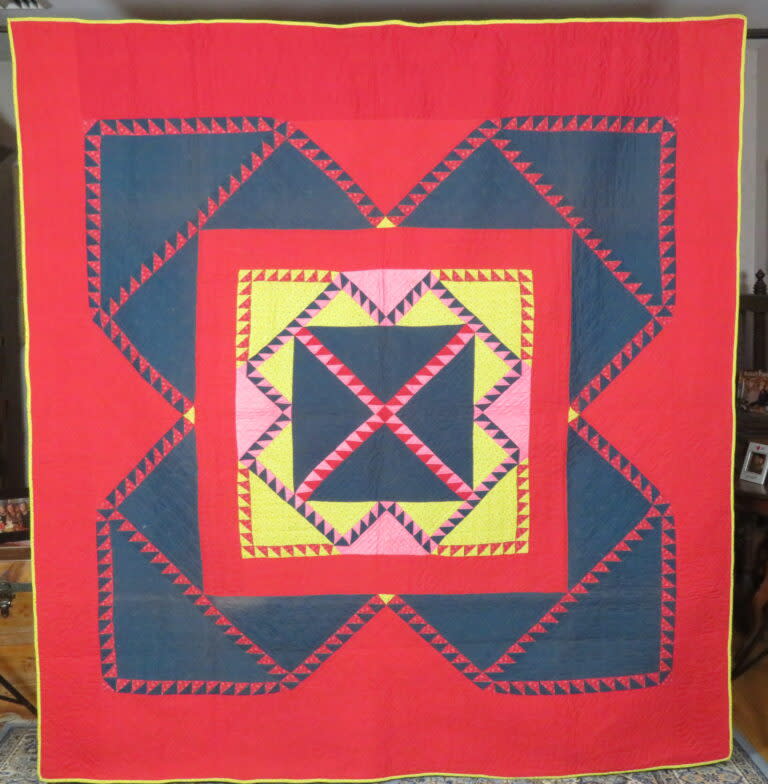 Dectectable Mountains Variation Quilt at the Allentown Art Museum