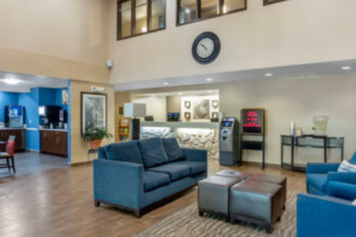 Lobby at the Comfort Inn in Huntingdon