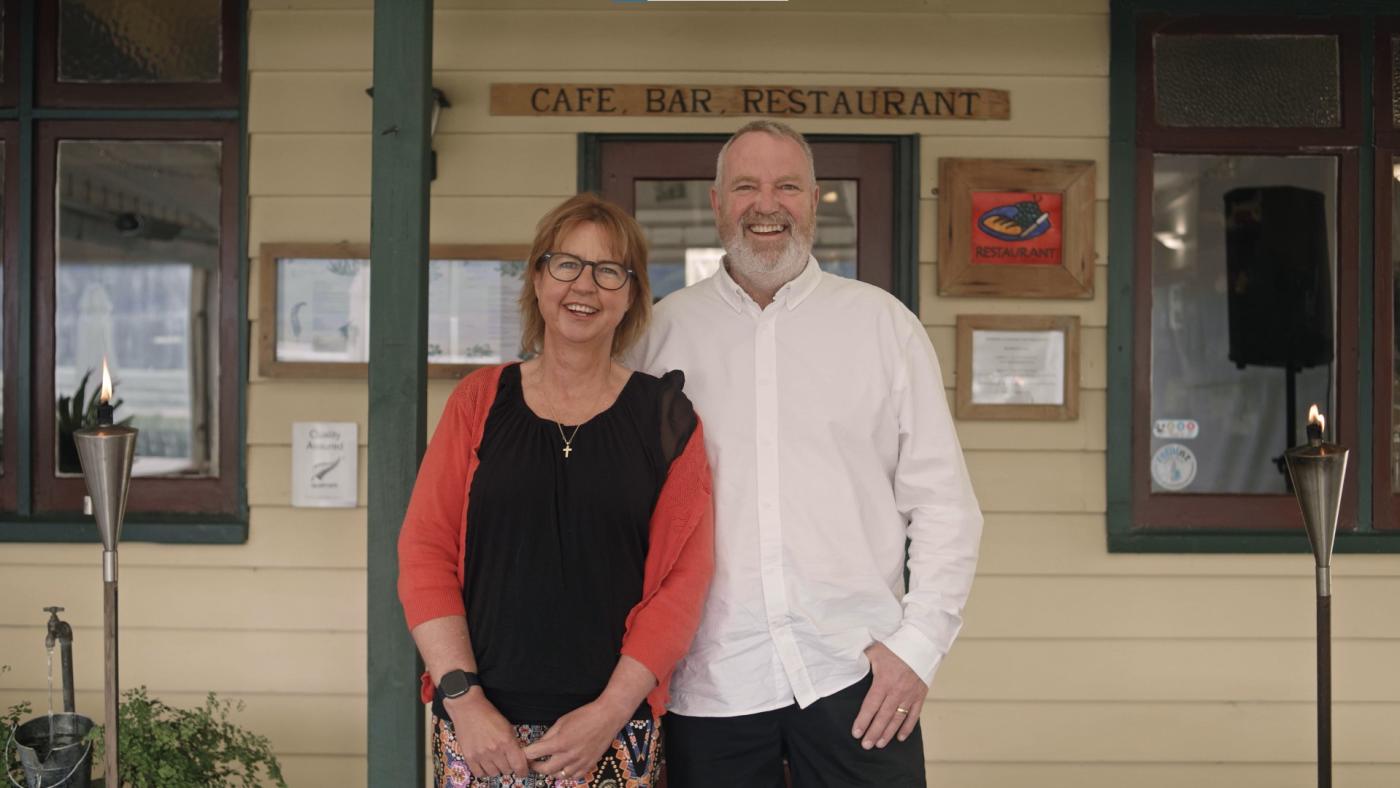 Hosts Toni & John, Kinloch Wilderness Retreat