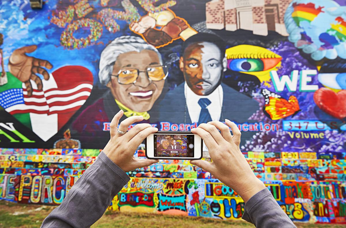 KANSAS-MAGAZINE-BOARD-VS-BOARD-MURAL