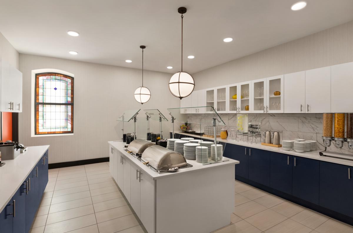 Homewood Suites by Hilton Indianapolis Downtown IUPUI breakfast area