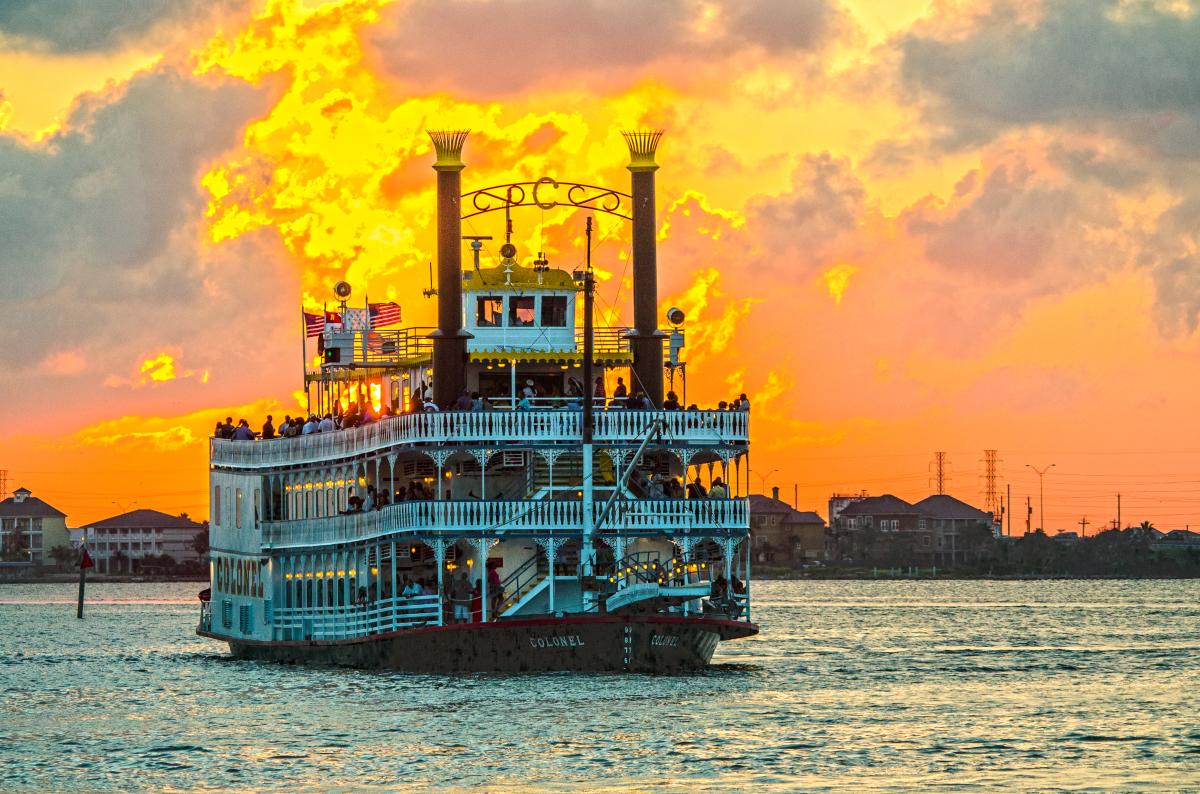 Paddlewheel Dinner Cruise