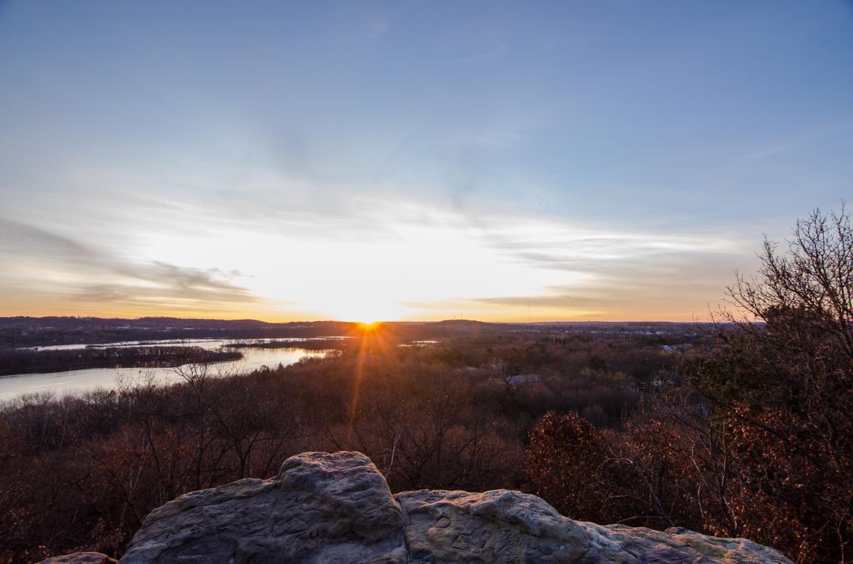 A sunrise view from the top of Mount Simon