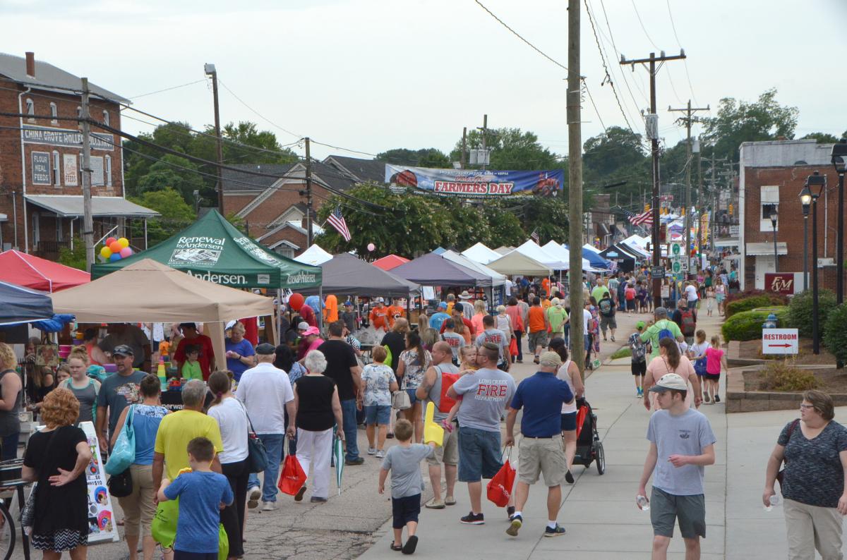 Streetview of Farmers Day Festival
