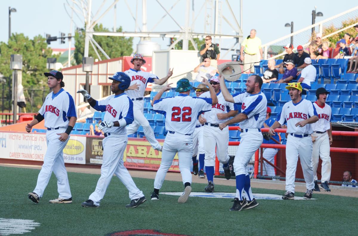 Larks Baseball Team at NBC World Series